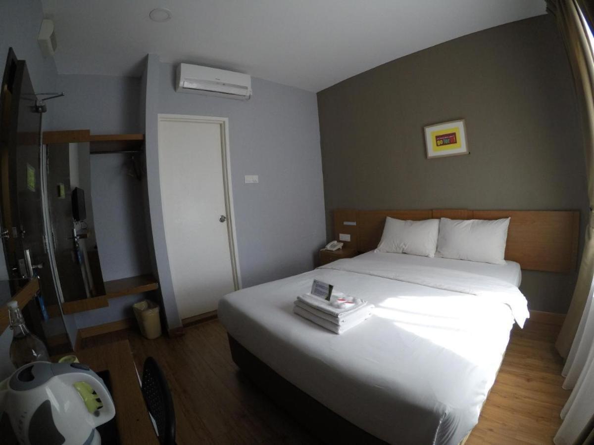 Golden Leaf Boutique Hotel Nusa Idaman Formerly Known As Ariana Hotel Johor Bahru Exterior photo