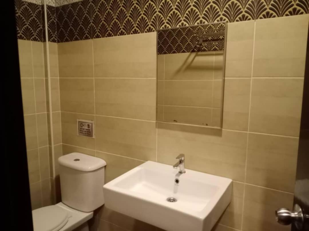Golden Leaf Boutique Hotel Nusa Idaman Formerly Known As Ariana Hotel Johor Bahru Exterior photo